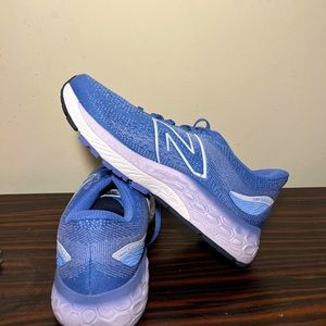 Womens New Balance 880 neutral size 6.5